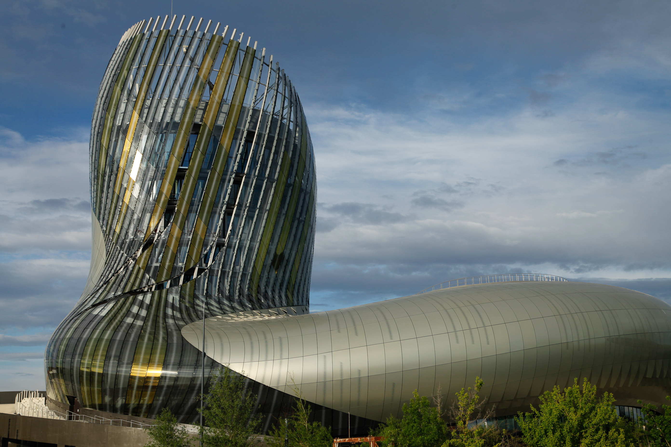 Das Weinmuseum von Bordeaux, die cité du vin.
